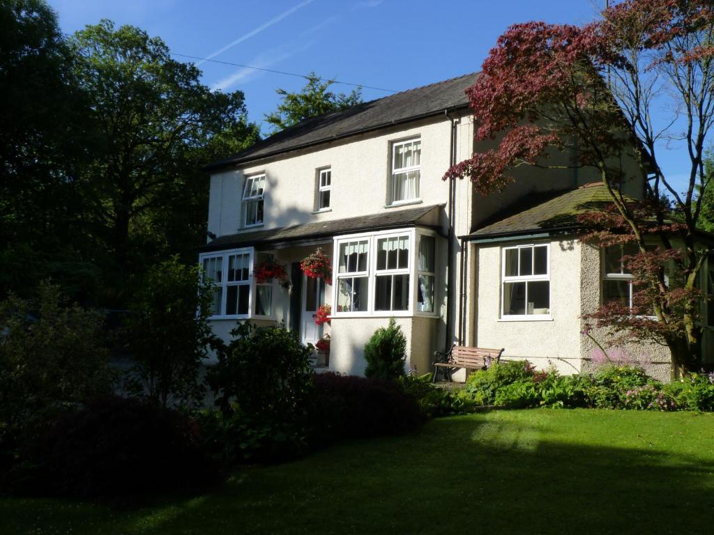 Lyndhurst Guest House Ulverston Exterior foto